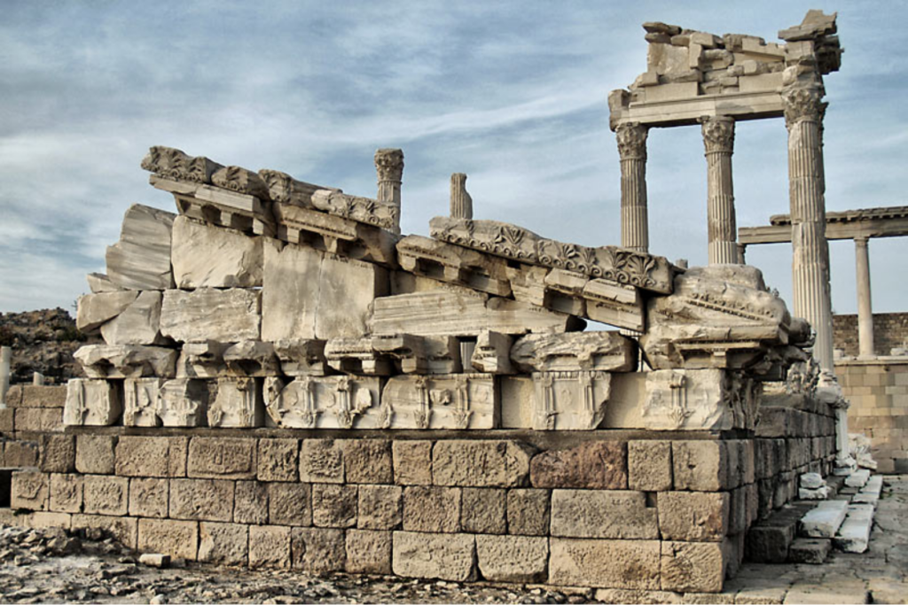 Pergamon-Asklepion-1024x683 Pergamon Asklepion: Antik Dünyanın Şifası